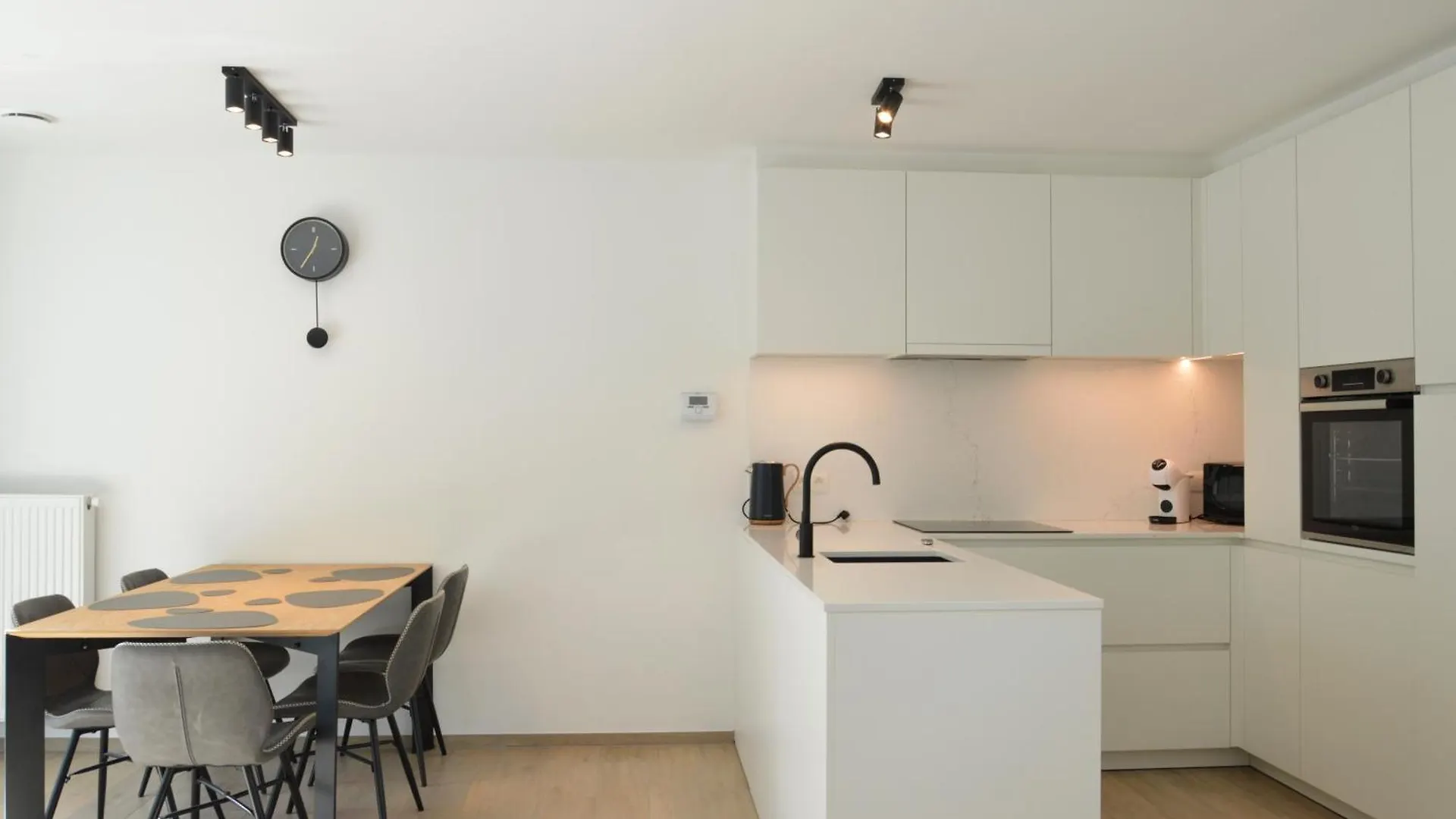 Allure Modern & Zonnig Appartement Met Balkon Middelkerke